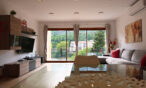 Salon comedor de Montserrat Paradise Apartment con ambiente confortable para descansar.